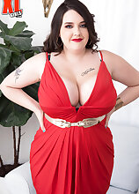38G-cup Nagini Keeps Her Date Waiting While She Masturbates Big Tits Models
