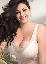 Juliana Simms Voluptuous Covergirl Big Tits Models