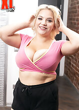 Lilly Carol: The Blonde, Busty Body Girl Big Tits Models