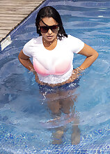 Kim Beltran: Tits in the Sun Big Tits Models