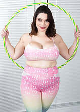 Brooklyn Springvalley: Hula Hoopin' Hooters Big Tits Models