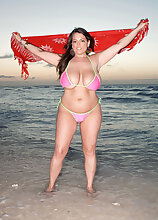 On Location Grand Bahama: Taylor Steele Big Tits Models