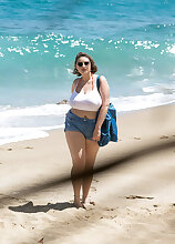 The Watcher Spies On Daria Enjoying A Beach Day Big Tits Models